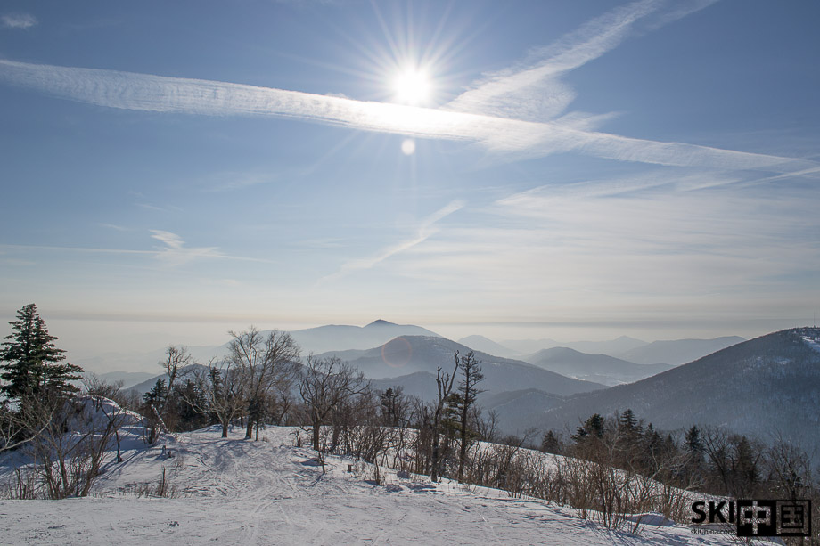 Neighboring peaks